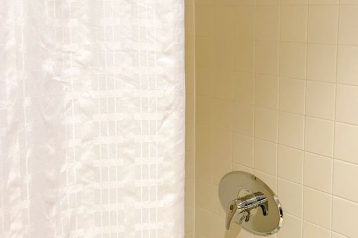 Room 14 of 48