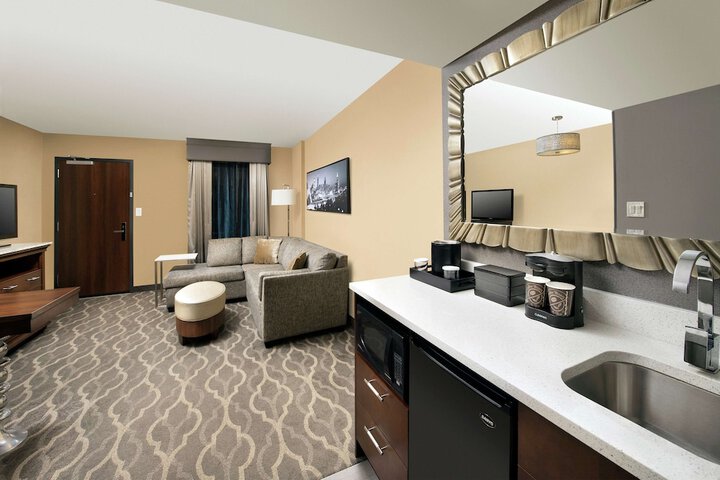 Embassy Suites by Hilton Atlanta Airport