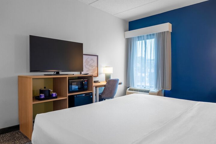 Spark by Hilton Atlanta Kennesaw Town Center