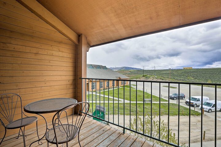 Granby Condo w / Pool Access Near Hiking & Skiing!
