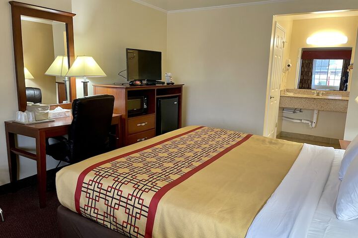Room 17 of 18