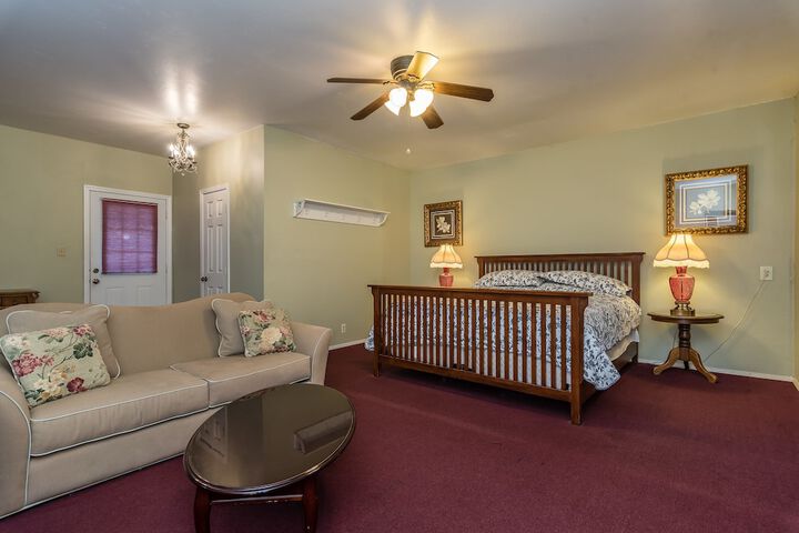 Room 35 of 63