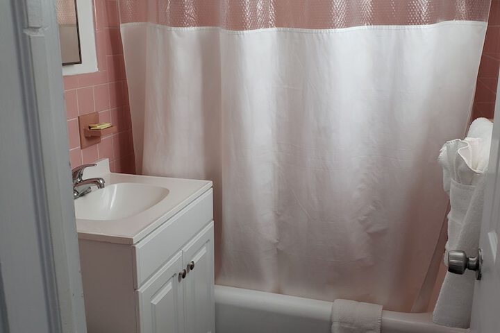 Room 53 of 69