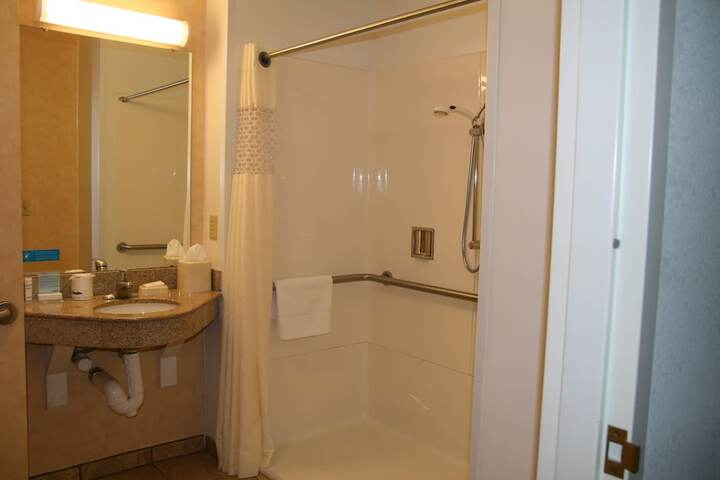 Room 35 of 94