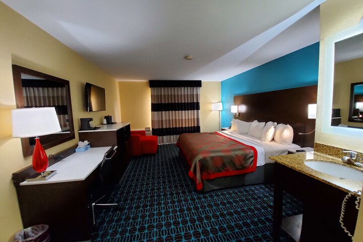 Room 25 of 47