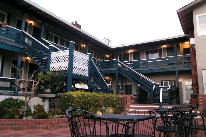 Hotel 2 of 32