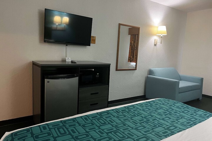 Room 20 of 29