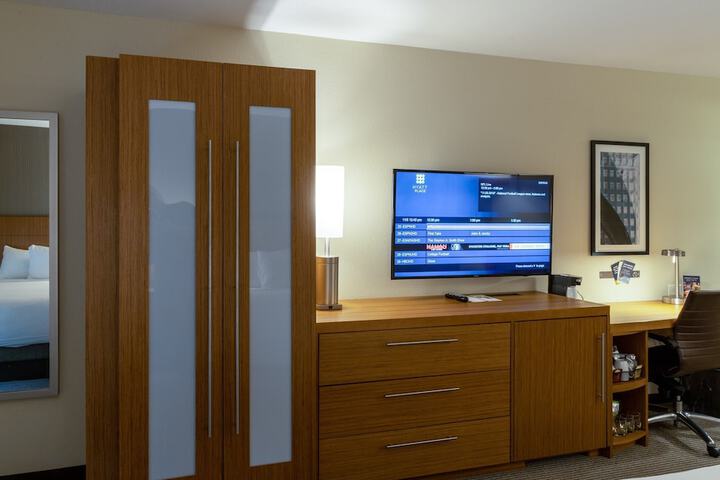 Room 16 of 32