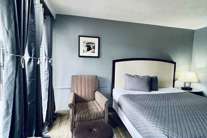 Room 11 of 31