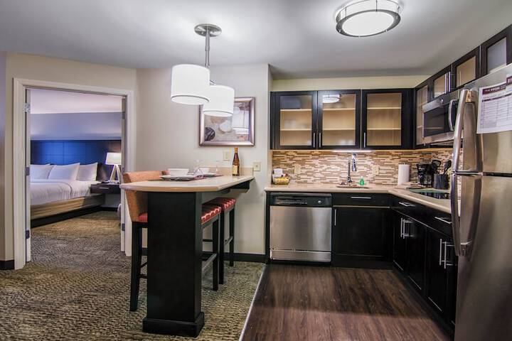 Staybridge Suites Marquette by IHG