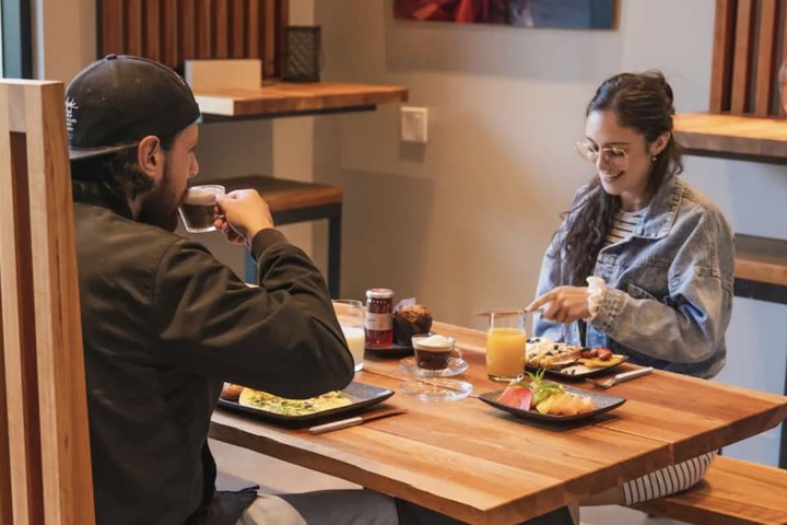Dining 250 of 325