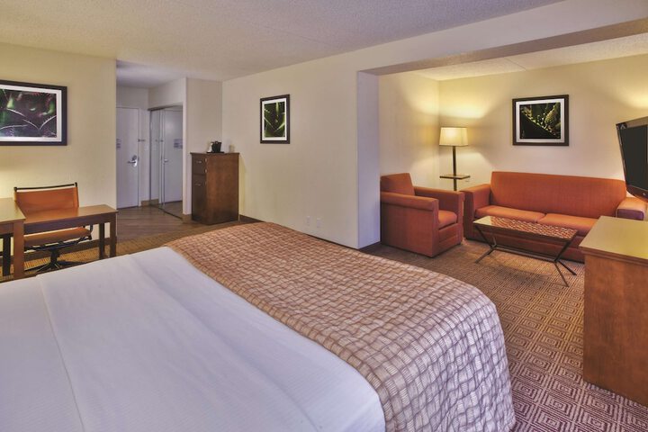 Room 46 of 69