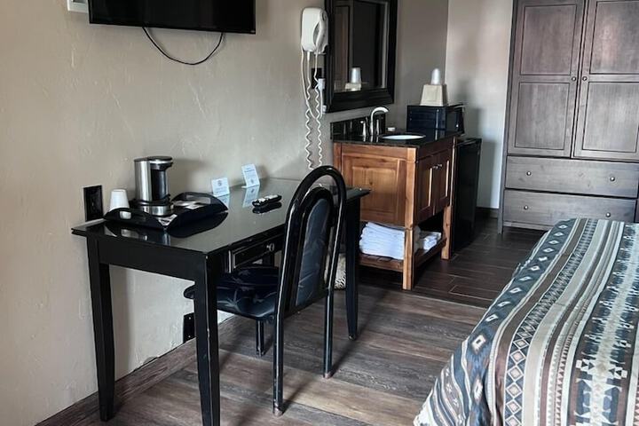 Room 18 of 30