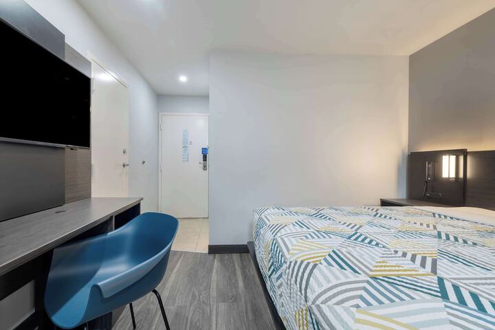 Room 32 of 37
