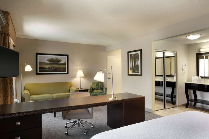 Hampton Inn & Suites Mahwah