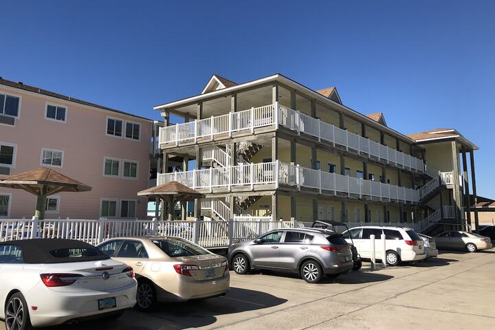 Beachgate CondoSuites and Oceanfront Resort