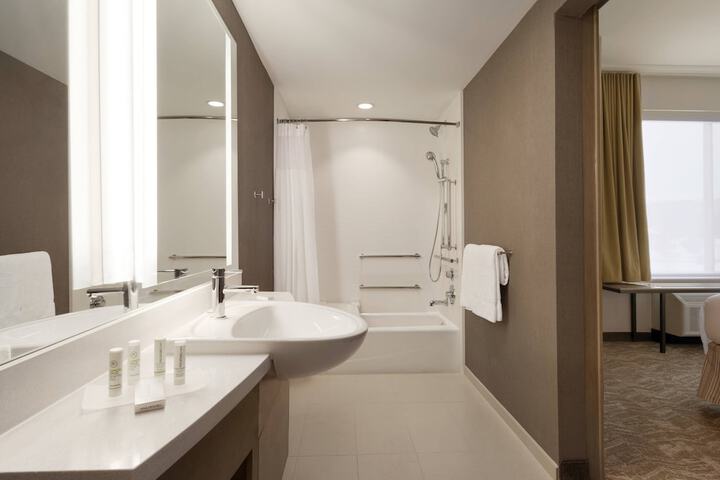 Room 8 of 27