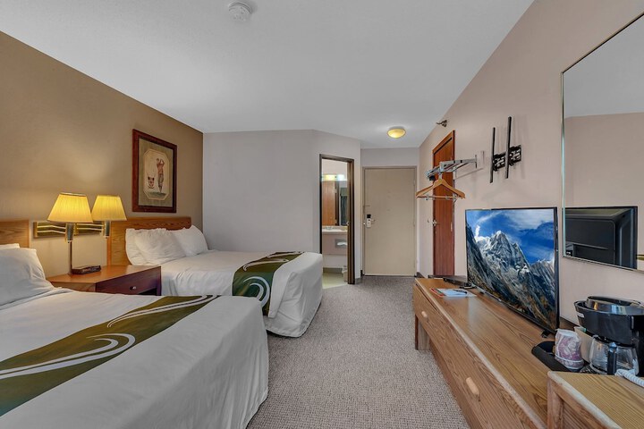 Nisswa Hotel and Suites