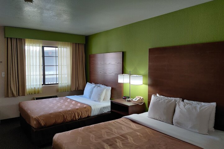 Room 14 of 33