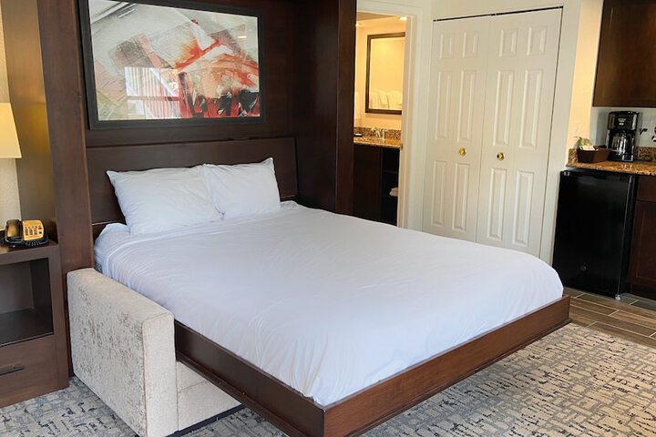 Room 15 of 18