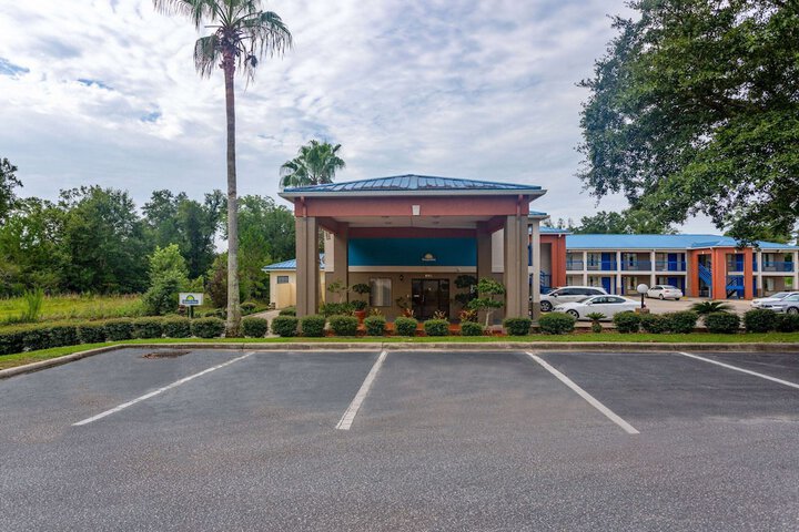 Hotel 5 of 29
