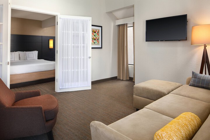 Room 15 of 23