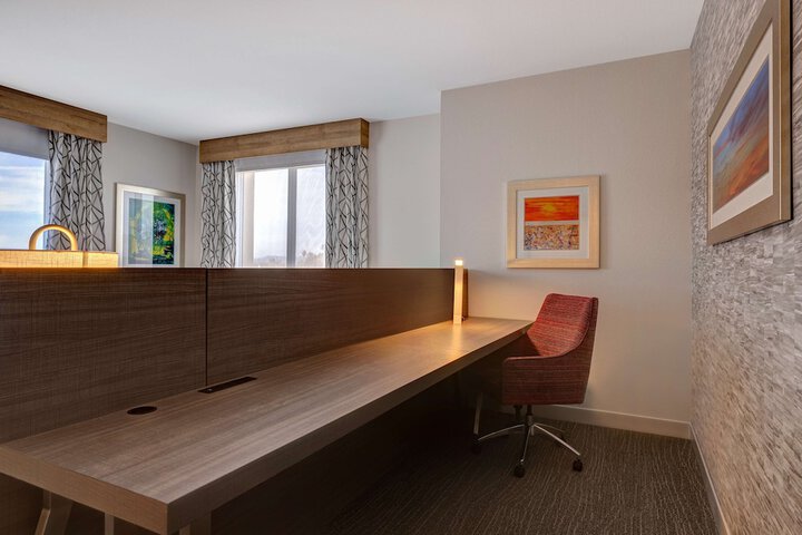Room 27 of 72