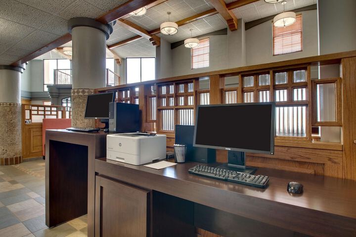 Business Center 77 of 77