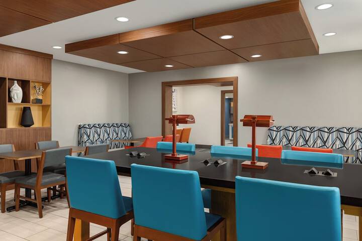 Holiday Inn Express Hotel & Suites Mesquite by IHG