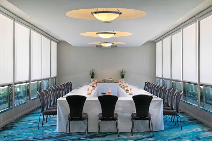 Belamar Hotel Manhattan Beach Tapestry Collection by Hilton