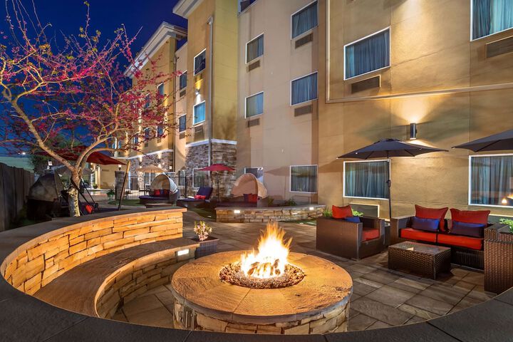 Best Western Plus Lake Jackson Inn & Suites