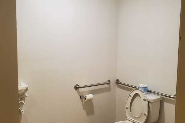 Room 11 of 12