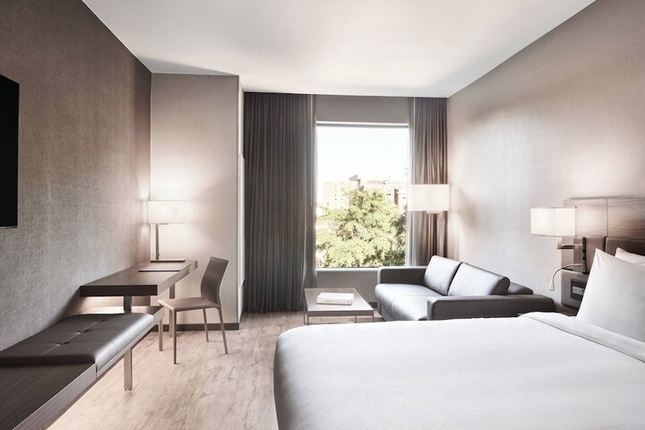 Room 21 of 44