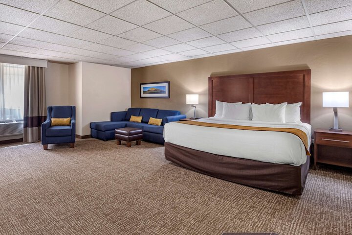 Room 42 of 65
