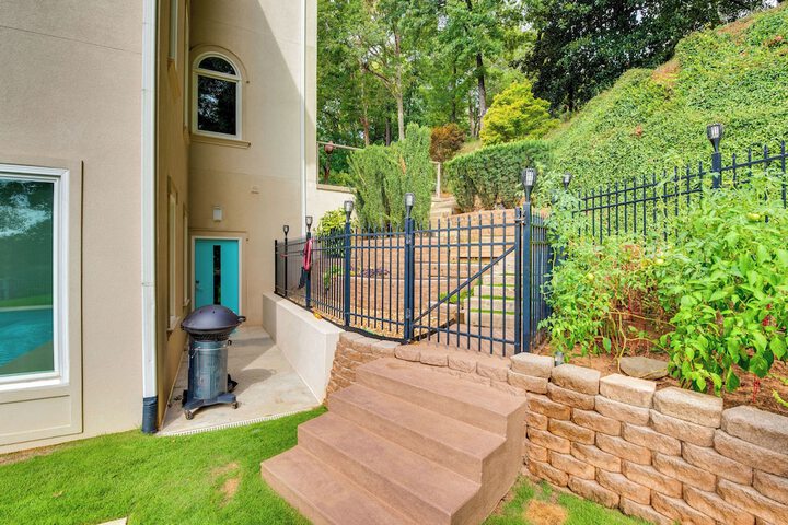 Modern Retreat w / River View in Roswell!