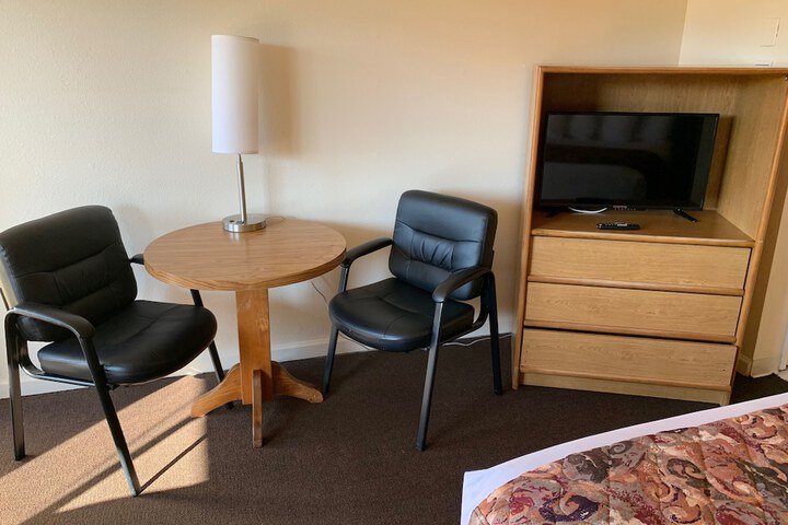 Room 26 of 40