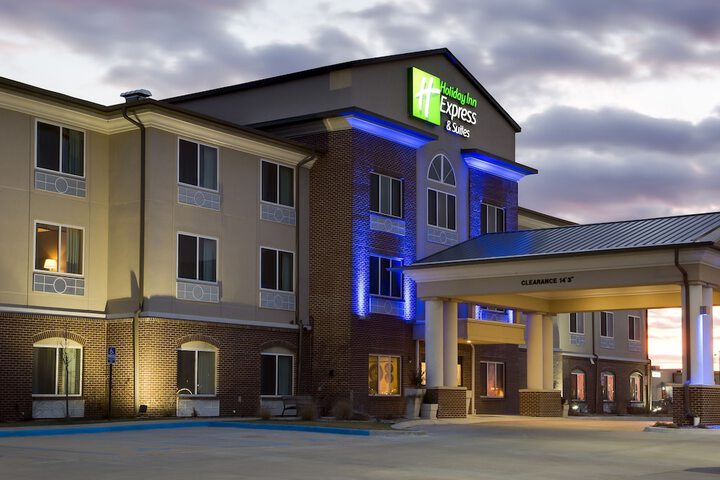 Holiday Inn Express & Suites Nevada by IHG