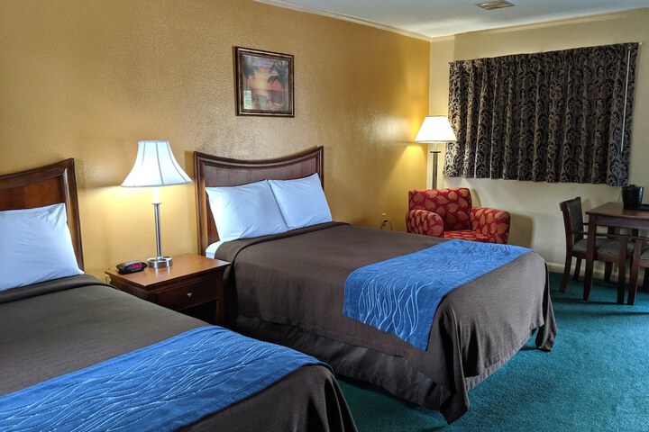 Room 8 of 17