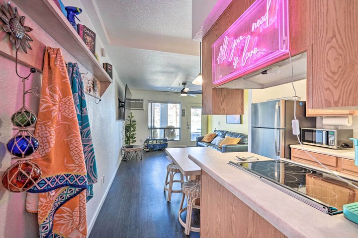 Parker Studio w / Patio & Direct River Access!