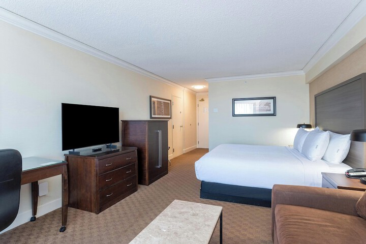 Sandman Signature Vancouver Airport Hotel & Resort