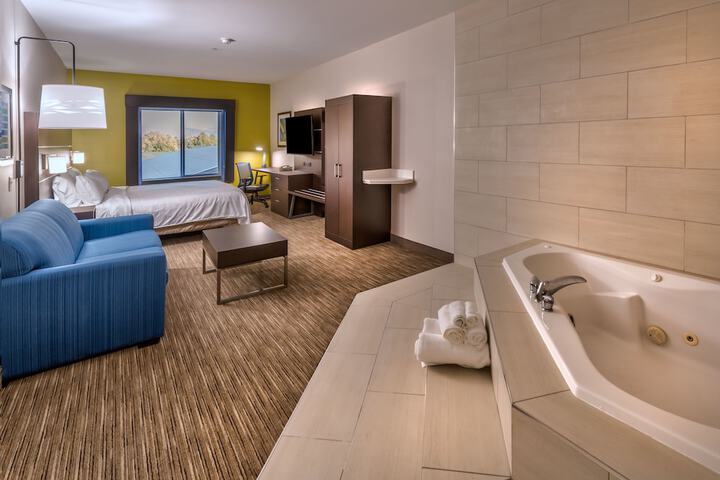 Room 14 of 26