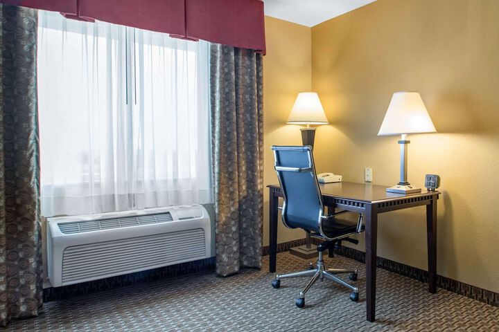 Room 33 of 74
