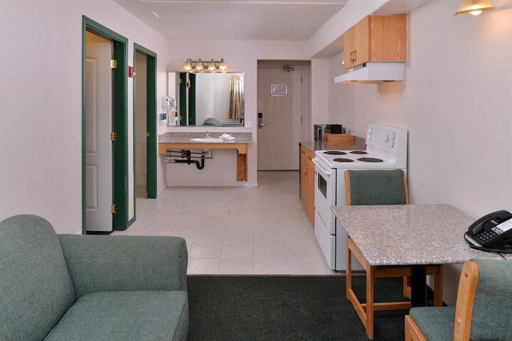 Room 16 of 39