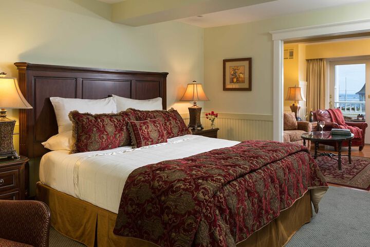 Grand Harbor Inn