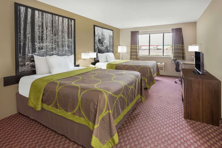 Super 8 by Wyndham Hebron Lowell Area