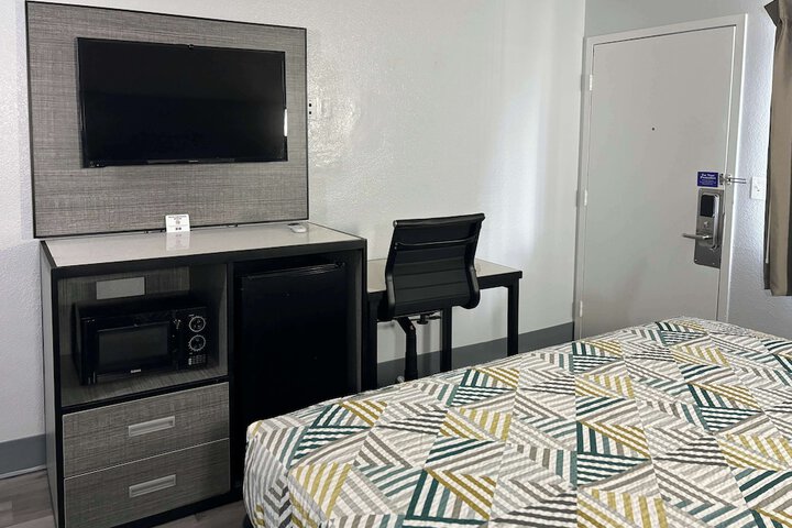 Room 33 of 37