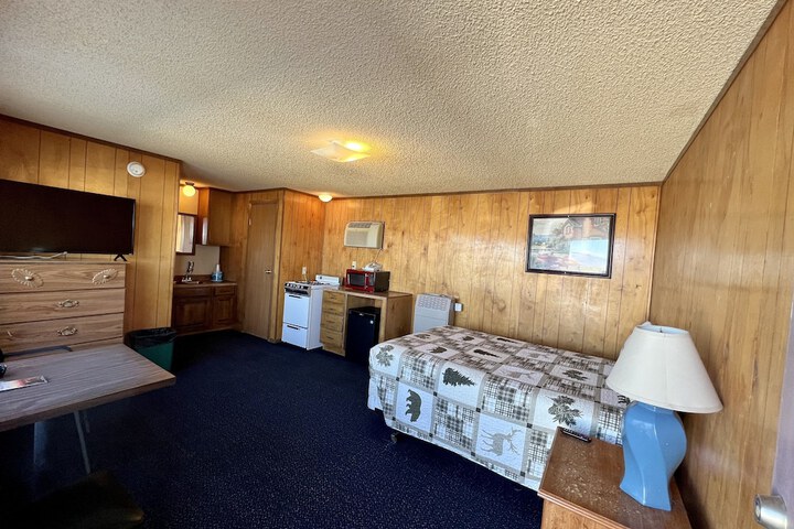 Room 15 of 51