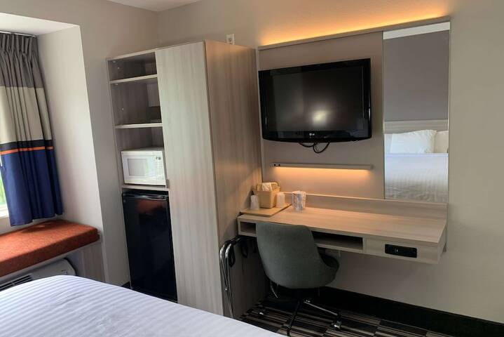 Room 10 of 19