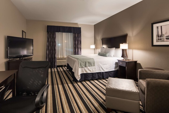 Room 10 of 17