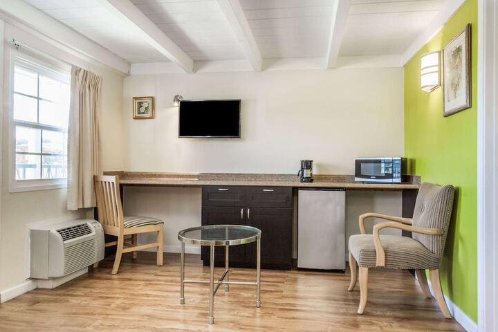 Travelodge by Wyndham Fairfield / Napa Valley